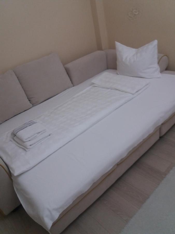 Juli'S Apartment Oradea Εξωτερικό φωτογραφία