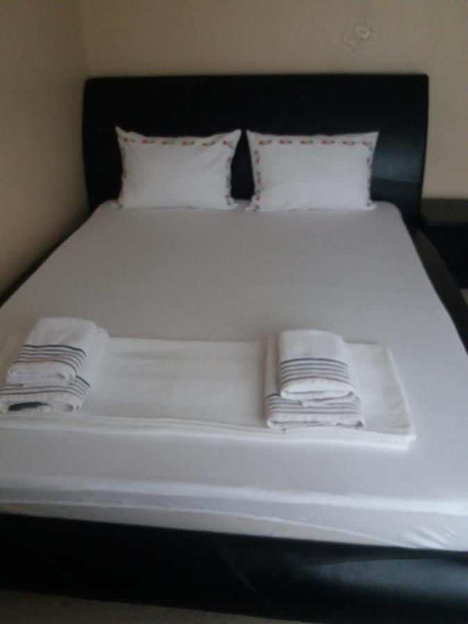 Juli'S Apartment Oradea Εξωτερικό φωτογραφία